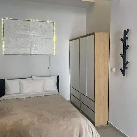 In The Center, 2 Mins From The Loutráki