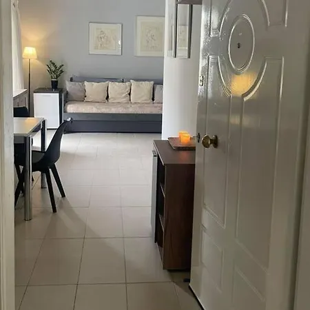 شقة In The Center, 2 Mins From The لوتراكي