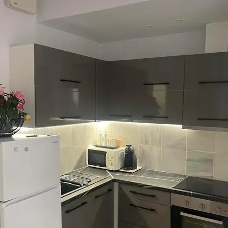 In The Center, 2 Mins From The Loutráki