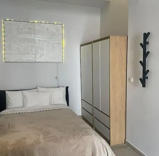 In The Center, 2 Mins From The Loutráki