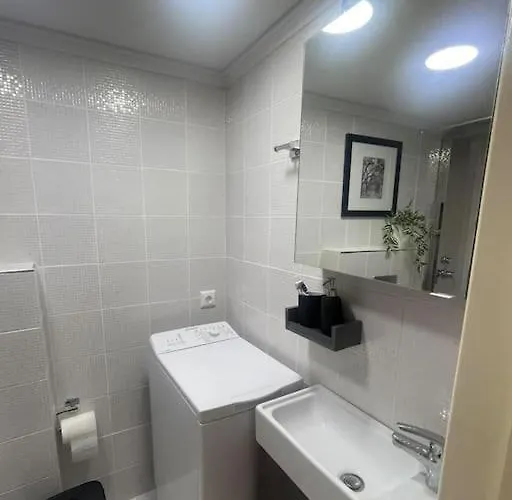 In The Center, 2 Mins From The