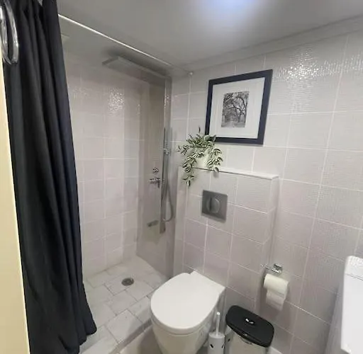 In The Center, 2 Mins From The شقة لوتراكي